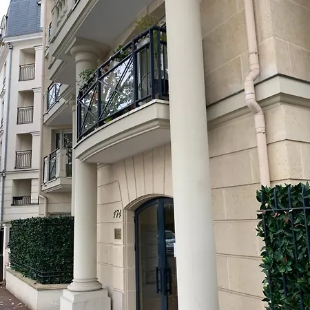 Lieu De Ressourcement A Robinson Apartment *